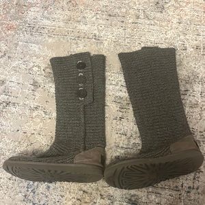 Lightly worn tall gray knit uggs size 8